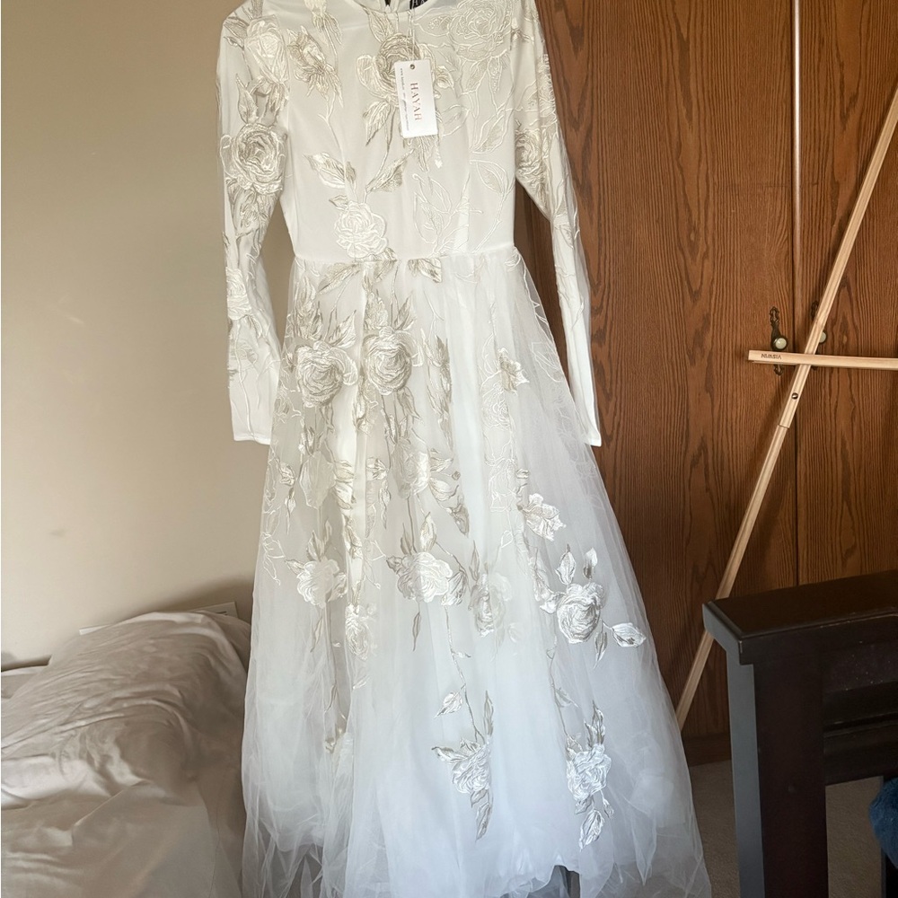 Elegant White Long Sleeve Dress